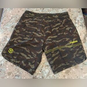 Men’s Size XXL Virus Camo Workout Shorts
